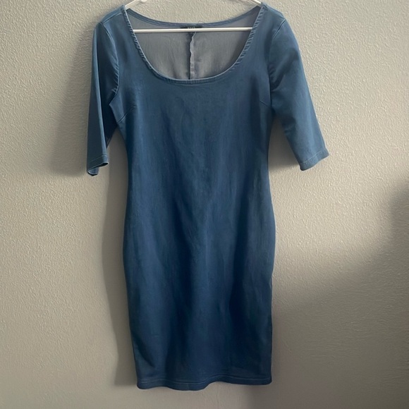 IRIS Women’s Denim Dress - Picture 1 of 6